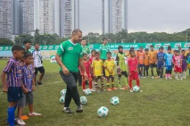 Andritany Bagikan Ilmu...