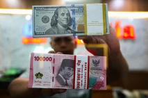 Rupiah Kembali Lesu,...