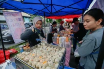 90 UMKM Takjil Ramaikan...