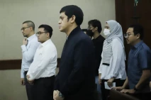 Kerry Adrianto Riza...