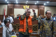 Sidang Perkara LNG :...