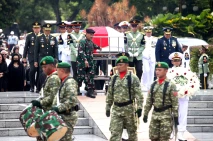 Pemakaman Mantan Menteri...