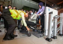Platform Lift di Stasiun...