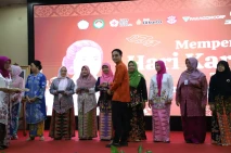 Aksi Nyata di Hari Kartini:...