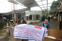 Warga LA Tolak Pengosongan...