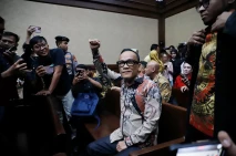 Noel Ebenezer Dituntut...