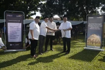 Bank Mandiri Salurkan...