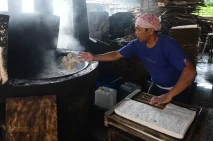 Rupiah Tembus Rp18.000,...