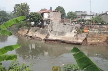 Longsor di Bendungan...