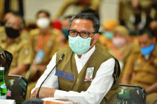 Minta Warga Patuhi PSBB,...