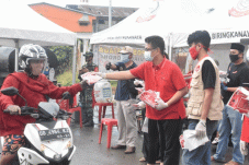 PDIP Sulsel Salurkan...