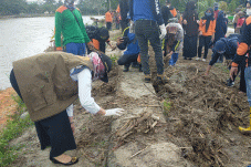 Indah Putri Indriani...