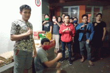 PSI Beri Bantuan Sembako...
