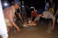 Khawatir Banjir Susulan,...