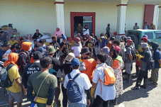 Relawan Telusuri Sungai...