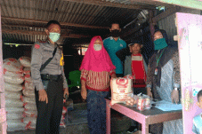 TNI-Polri Kawal Penyaluran...