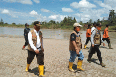Pantau Dampak Banjir,...