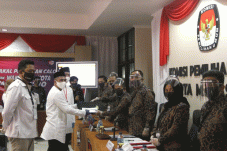 Diusung Koalisi Pelangi,...