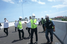 Gubernur Sulsel Tinjau...