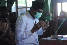 Lihat Warga Berduka,...