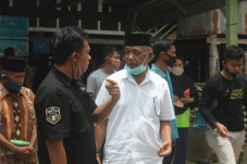 Bersama Suardi Saleh,...