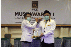 Jadi Presiden PKS, Ahmad...