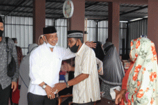Warga Desa Cilellang...
