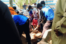 Polisi Bongkar Makam...