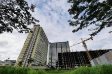 Penghuni Apartemen Royal...