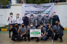 Pegadaian Serahkan Bantuan...