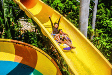 Bugis Waterpark Batasi...