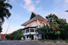 Dewan Makassar Desak...