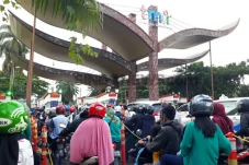 15 Ribu Pelancong Padati...