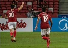 Tak Pulang ke Indonesia,...