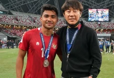 Suporter Dukung Shin...