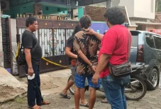 Suami Kerja di Luar...