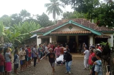 Geger! Kakek Nenek Ditemukan...