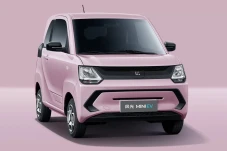 Persaingan Mobil Listrik...