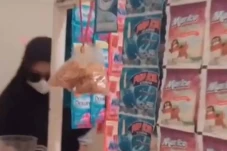 Viral! Mahasiswi Buka...