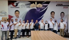 Tinjau Kantor Perindo...