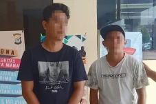 Cekik Istri Orang, Pria...