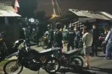 Geng Motor Ngamuk Bacok...