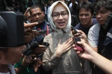 Airin Rachmi Diany Lebih...