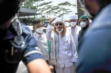 Habib Bahar Ditahan,...