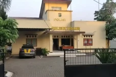 Cinta Segitiga, Suami...