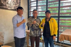 Klan Eks Bupati Golkar...