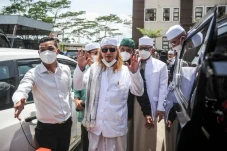 Percayakan Proses Hukum...