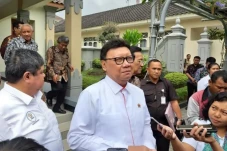 Wali Kota Bekasi Ditangkap...