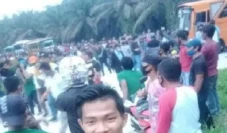Dosen Universitas Riau...