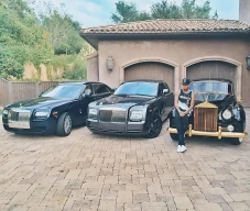 Pura-pura Punya, Ini...